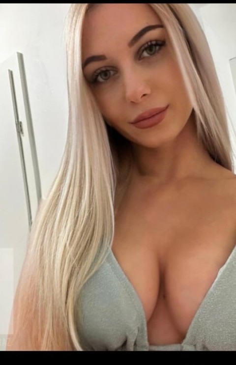 Andreea – Escortă Cuplu în Obor
