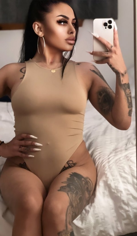 Aylin – Escortă Confirmare în Metalurgiei