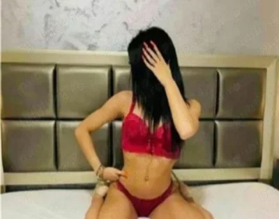 Barbat de 50 ani ofer show incitant pe Whatsapp