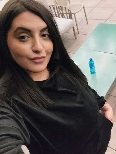 Bianca, escortă europeană în Drumul Taberei