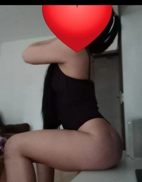 Blondă Nouă în Bacău pentru Întâlniri Exclusive