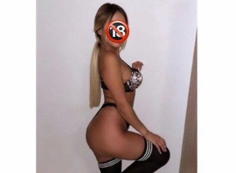 Blonda slabă și senzuală din Ploiești