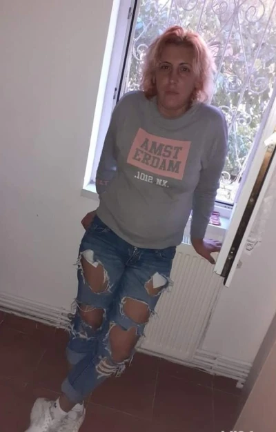 Brunetă 35 de ani din Viziru, gata să te cucerească · Sibiu