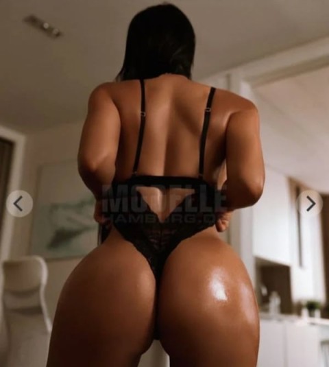 Bruneta slim fără intermediari în Bacău