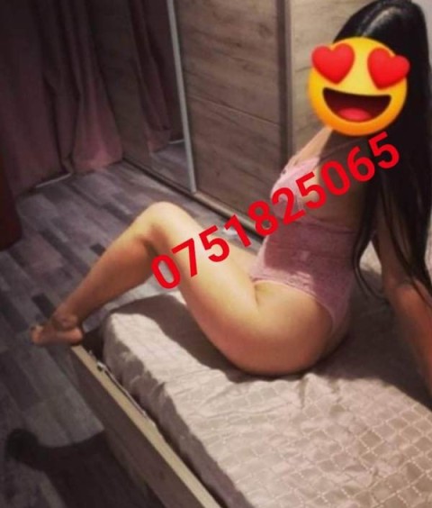 Cămășuță Descheiată în Sibiu: Plăceri cu Beneficii