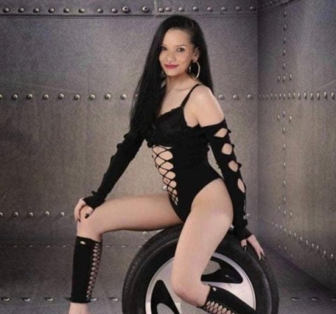 Corp Atletic pentru Cupluri și Domnișoare la Deva