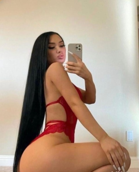 Cristina – Escortă Online în Titan