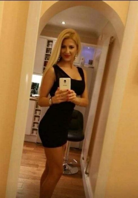 Crossdresser Seducător în Roman