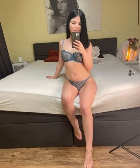 Escapadă cu o escortă grasă în Lacul Tei