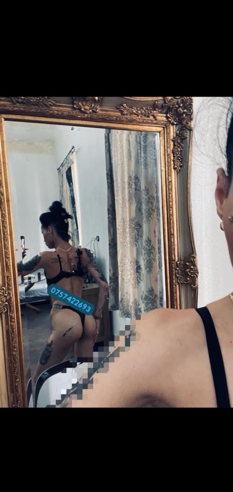 Escortă 140 cm Brunetă Nufărul în Galați