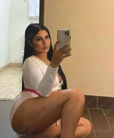 Escortă 160 cm, brunetă de lux în Sector 3