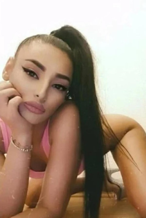 Escortă 160 cm în Colentina – Doar 2 zile bby