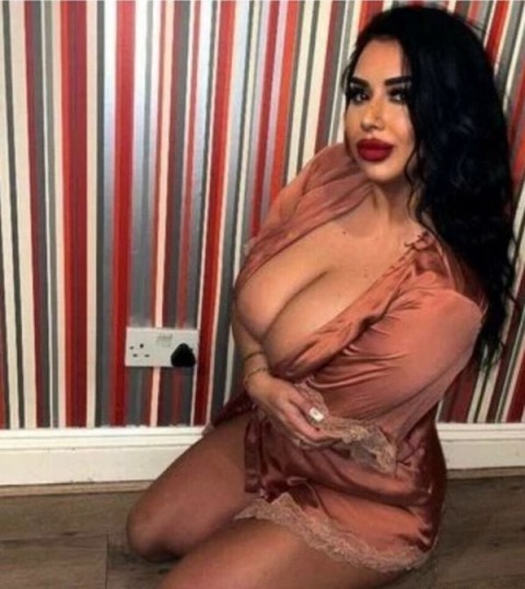 Escortă 170 cm în Bârlad: Aventuri Nocturne
