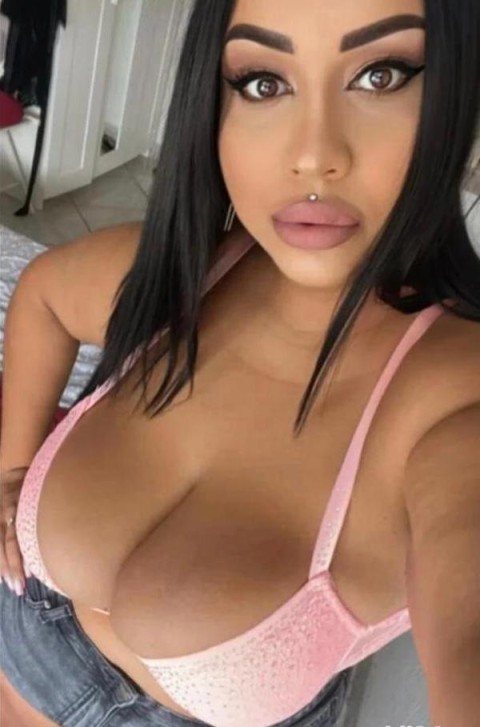 Escortă 19 ani în Florești