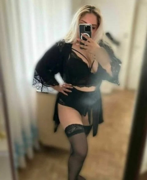 Escortă 19 ani în Militari: Show Web de Neuitat