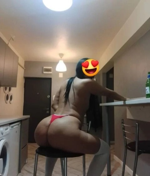 Escortă 19 ani pentru întâlniri pasionale în Armenească