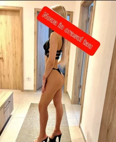 Escortă accept cuplu în Mărăști