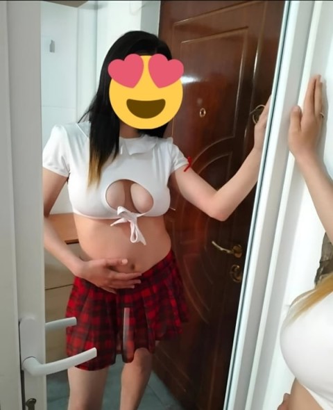 Escortă accept cupluri pentru fantezii în Sector 2