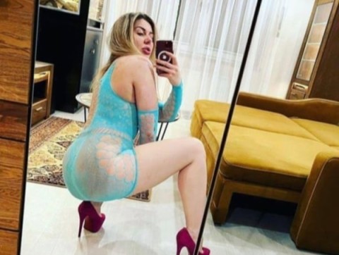 Escortă blondă în Mangalia