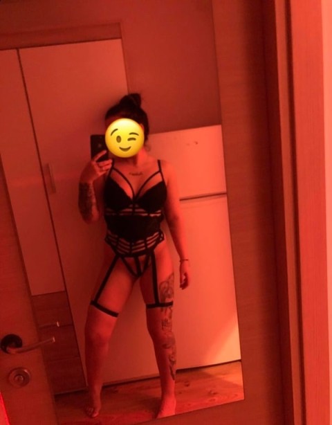 Escortă blondă slim în Codlea · escortă blonda slim