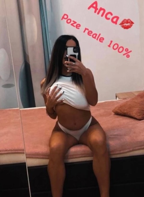 Escortă bărbați: Mona Lux în Militari Residence