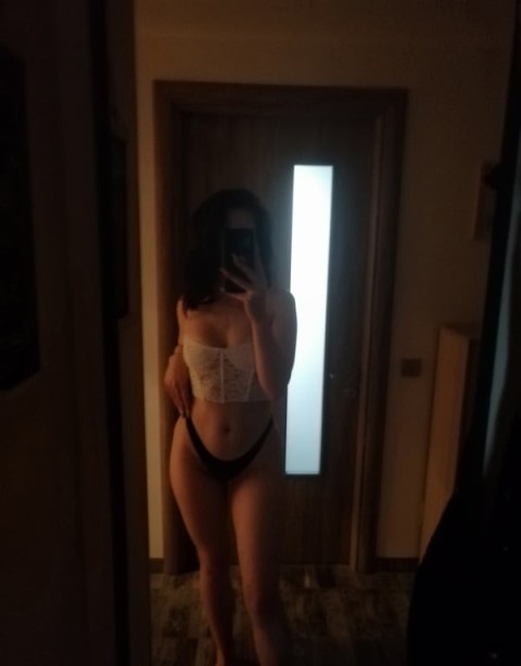 Escortă cu forme în Miercurea Ciuc