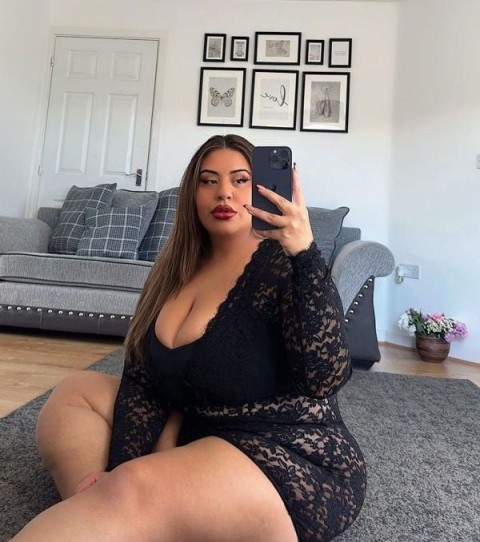 Escortă de futut în București: Denisa, transsexuală feminină corpolentă