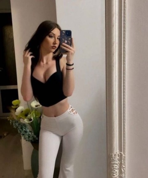 Escortă deplasare în Dristor: Cuplu cu ea bi