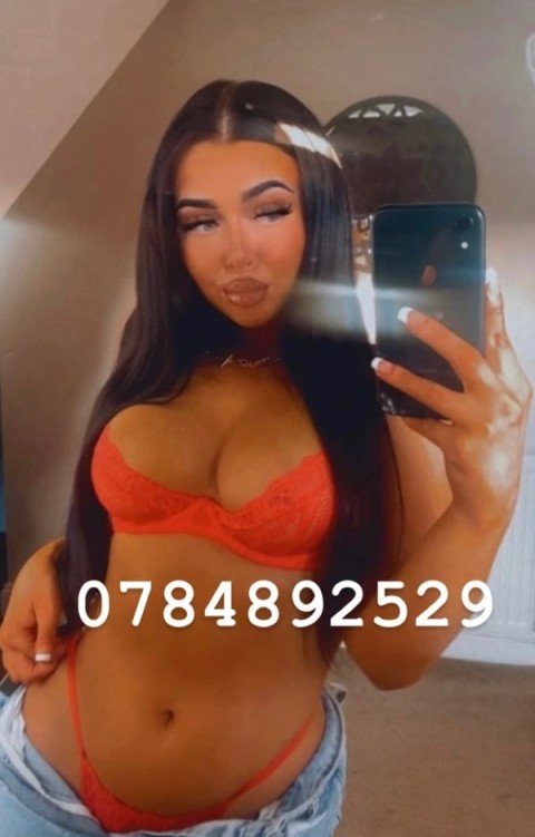 Escortă deplasări Reșița – Blondă seducătoare