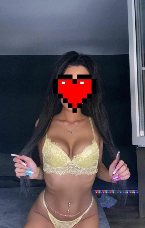 Escortă deplasări Râmnicu Vâlcea: Rebeca la dispoziția ta