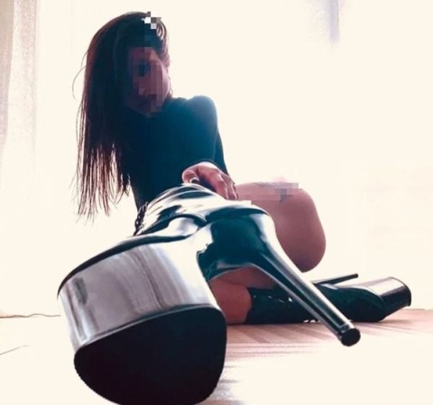 Escortă Doamnă Matură în Militari