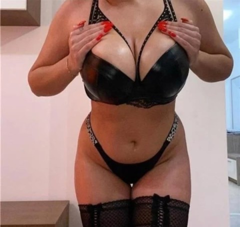 Escortă Doamnă Matură pentru Fantezii în Armenească