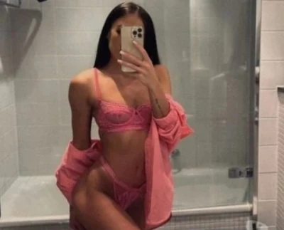 Escortă Fantezii în Neptun: Tânăr și Atractiv