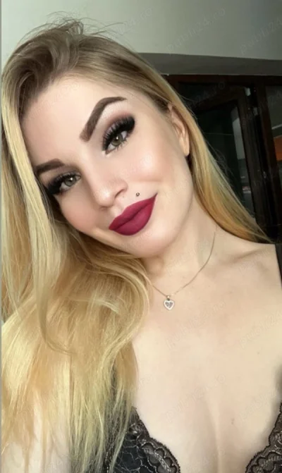 Escortă fund mare în Piața Unirii