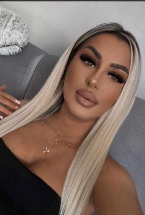 Escortă GFE la Sala Palatului – Experiență Unică