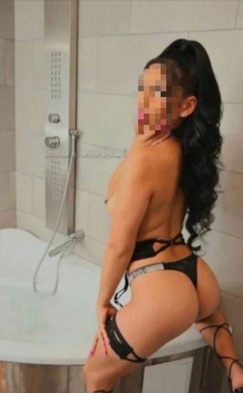 Escortă GFE Nouă în Oradea