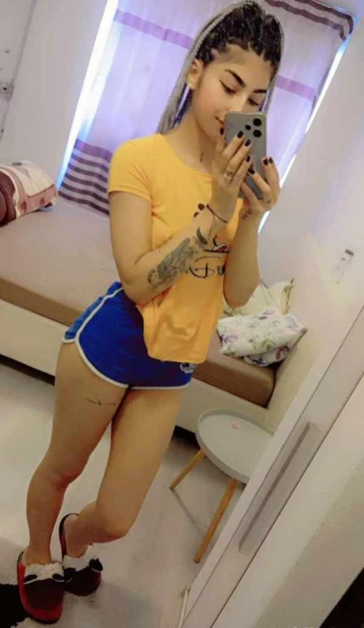Escortă Gravidă în Militari – Larisa, 23 de Ani