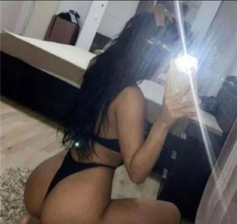 Escortă la tine acasă în Bacău