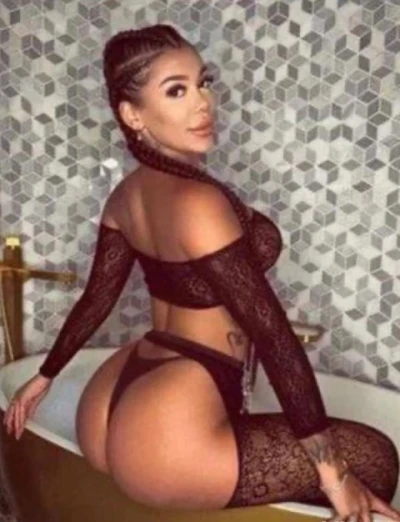 Escortă mașină în 13 Septembrie – Experiență Unică cu Raluca