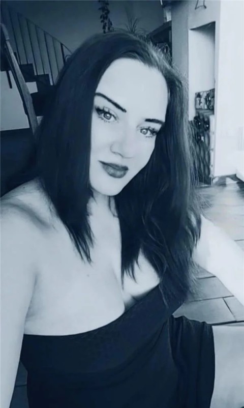 Escortă neprotejat în Oradea – Tipă finuță și senzuală!