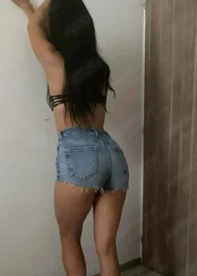 Escortă online în Unirii: Noua senzație de 19 ani