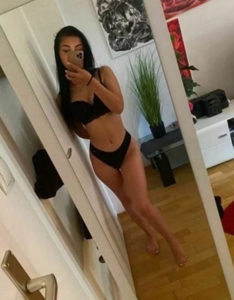 Escortă sexy în Suceava pentru întâlniri pasionale