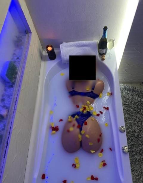 Escortă total anal în Burebista