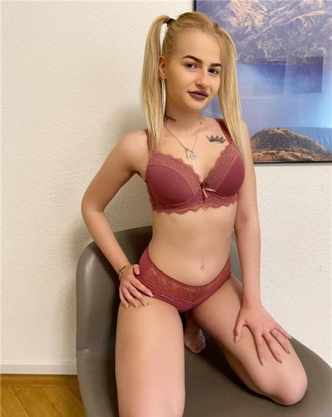 Escortă Webcam în Piața Alba Iulia: Ana, 23 de ani