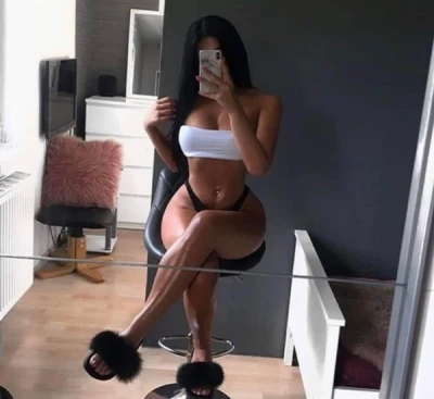 Escortă XXX în Azuga – Miniona Dulce