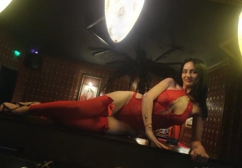Experiență completă cu bruneta sexy din Hunedoara