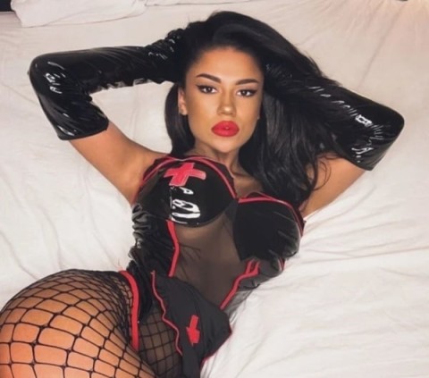 Experiență Premium cu Lolita în Militari