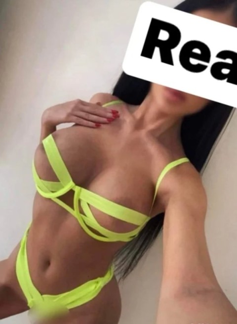 Femboy și Două Brunete la Focșani