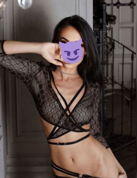 Fumătoare seducătoare la Sala Palatului