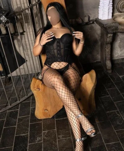 Girlfriend Experience în Eroii Revoluției